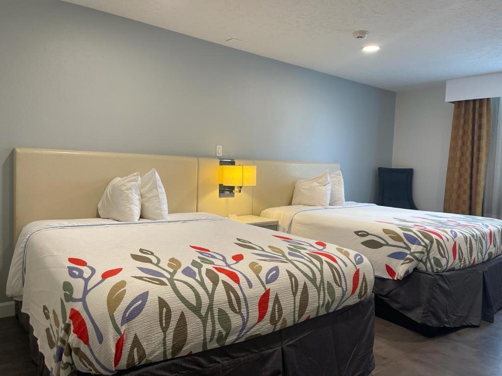 Garnet Waterfront Hotel Indianapolis Bagian luar foto