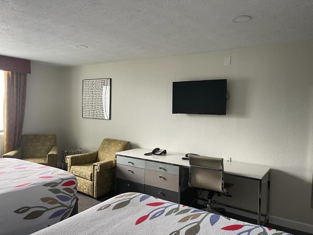 Garnet Waterfront Hotel Indianapolis Bagian luar foto