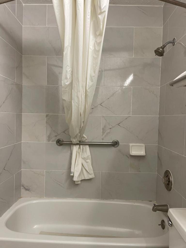 Garnet Waterfront Hotel Indianapolis Bagian luar foto
