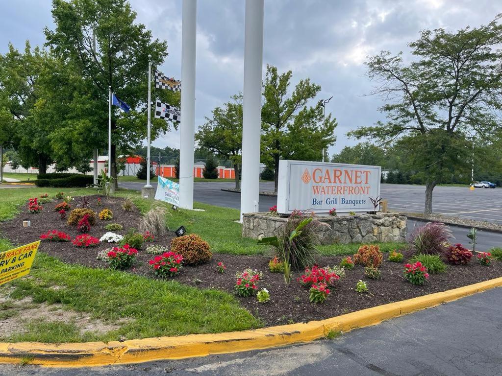 Garnet Waterfront Hotel Indianapolis Bagian luar foto