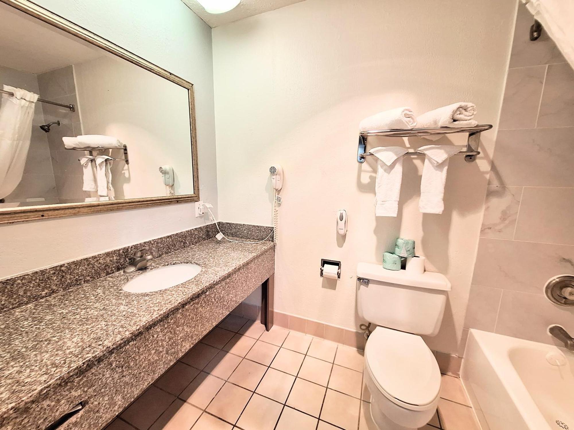 Garnet Waterfront Hotel Indianapolis Bagian luar foto